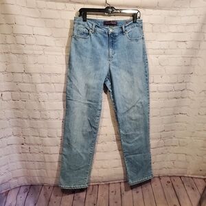 Gloria Vanderbilt "Amanda" High Rise Straight Jeans